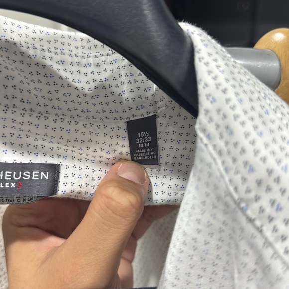 Vanhuesen flex white mens dress shirt Medium - Picture 3 of 4